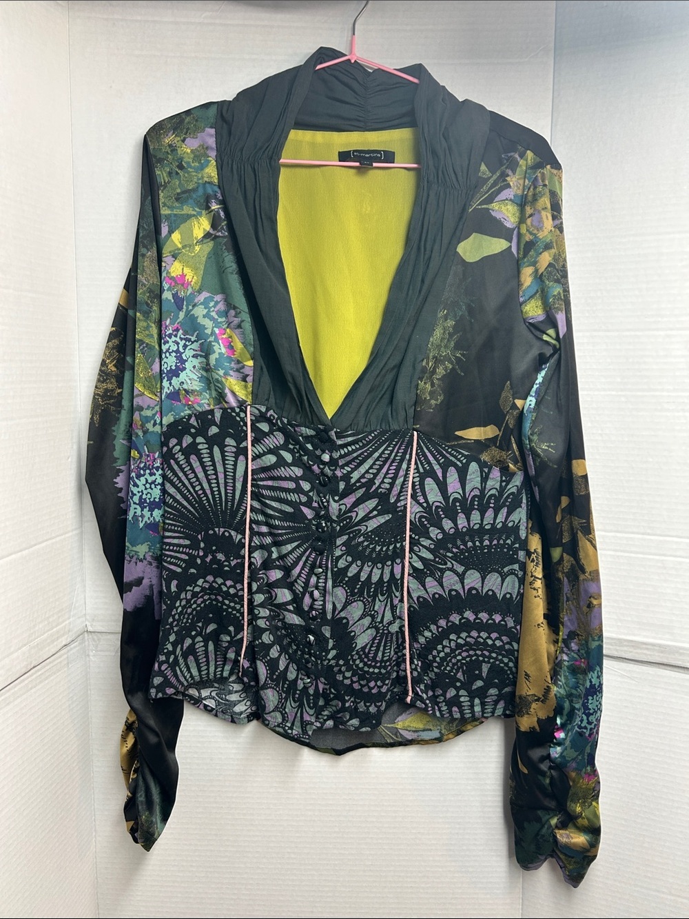 Beautiful Black Floral-Print Long Sleeve Blouse with Lime Lining Size 40